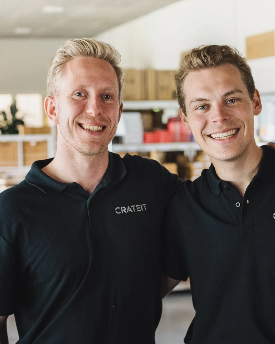 Tonny og Martin, grundlaeggerne af Crateit, paa lageret i Odense