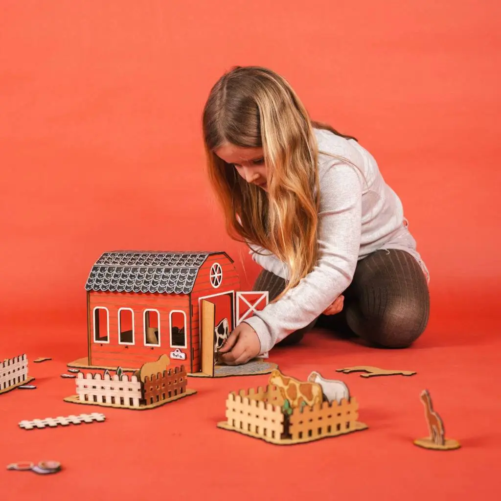 Crateit - Farmlife - Wooden toy - Barn Life