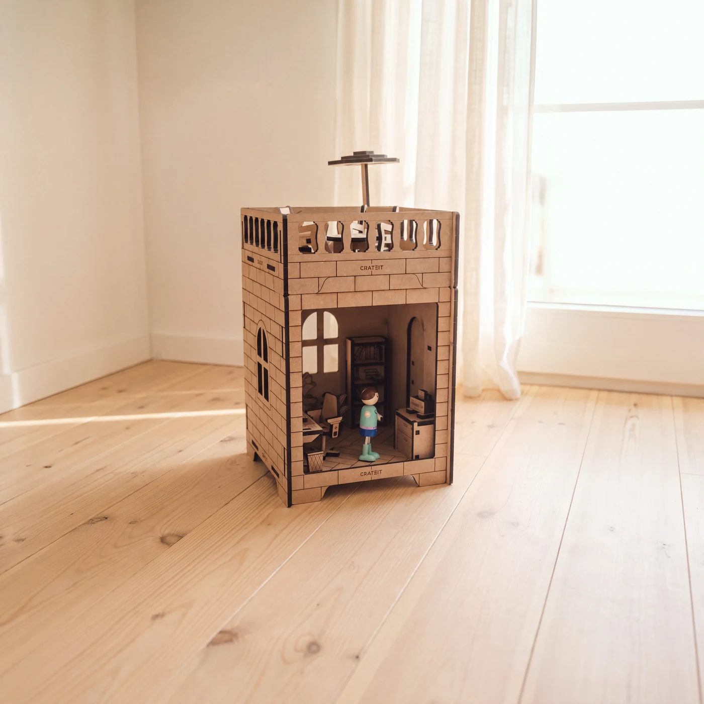 Crateit Roomies - Wooden toy - Office & Balcony - The Cloud Office - hus i nordisk lys