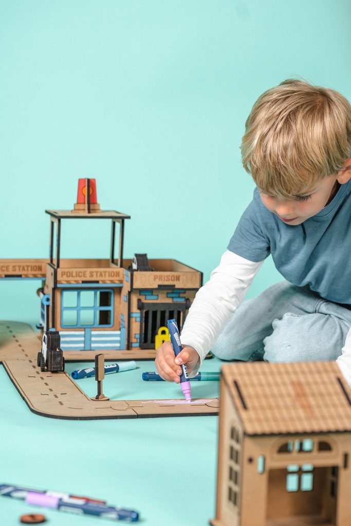 Crateit Town - Wooden toy - Police Station