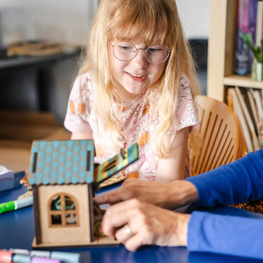 Crateit Town - Wooden toy - Crossroad Cottage