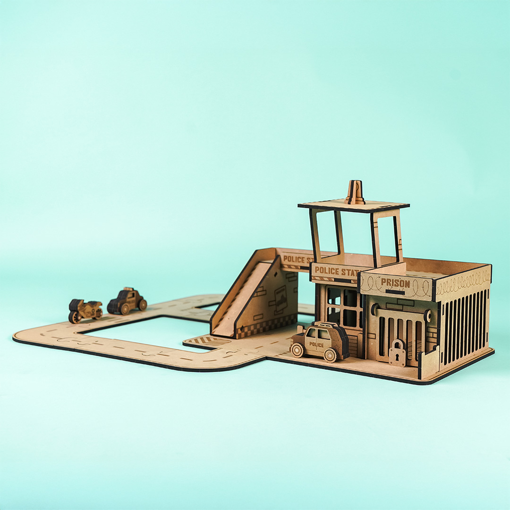 Crateit Town - Wooden toy - Police Station